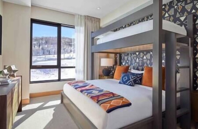 Great 3 Bedroom Condo, Great Amenities, Ski/In/Out