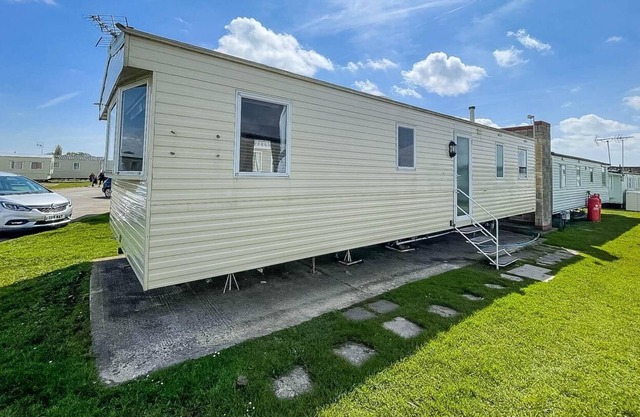 Great 8 berth caravan at Naze Marine Holiday Park ref 17278C