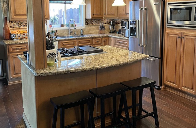 Great Centrally Located Orange County Family Home Near Disneyland / Beach