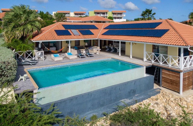 Great family waterfront villa in luxury Ocean Resort Boca Gentil in Curacao