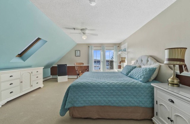 Great Harbor Inn Stanley Room 24