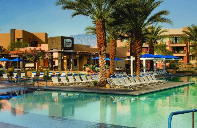 Great HomeBase for Coachella Festival-Sleeps 8 in Luxury 2BR 2Bath Villa