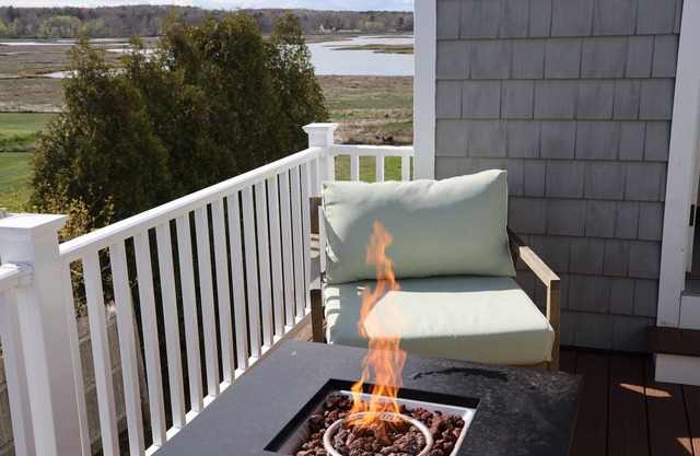 GREAT LOCATION IN PINE POINT NICEn4 bedrooms 4 baths, sleeps 10, Central Air