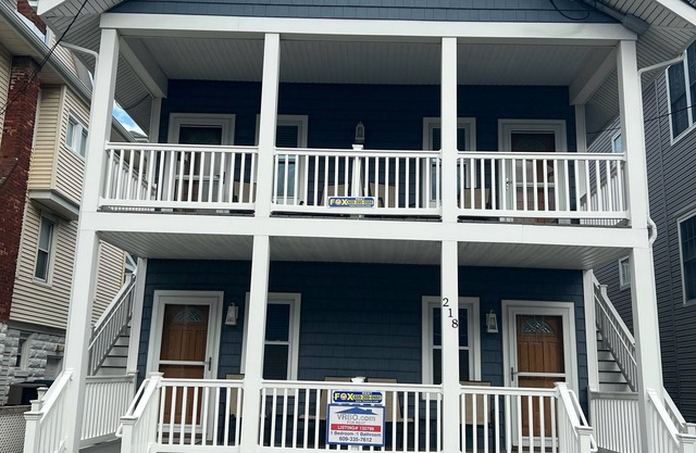 GREAT LOCATION-Next To Beach In Beautiful OC