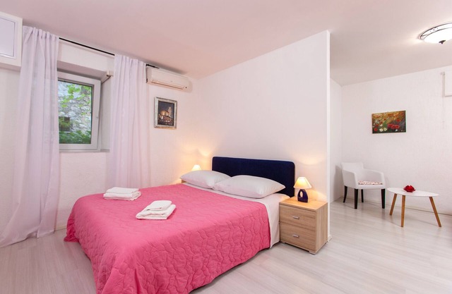 Great Location Private Entrance Downtown Split