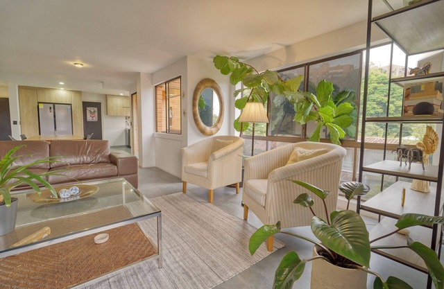 Great Location, Tranquillity Spacious Apt Poblado. Love it!