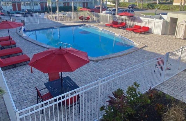 Great Relaxing Overnight Stay! 2 Comfortable Units, Near Andretti Thrill Park