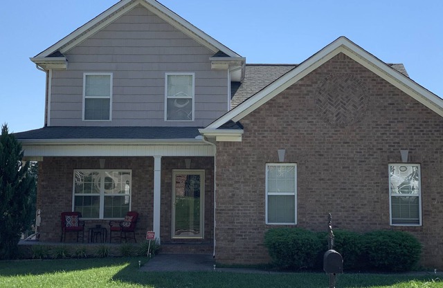 Great Vacation spot! Centrally located between Downtown Nashville and Franklin!