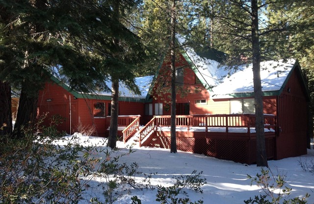 Green Gables Mountain Lodge - Wood Burning Fireplace - Sleeps 8-12 Ping Pong