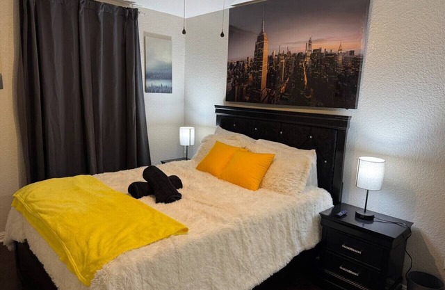 Green Haven 1Bed by Downtown/Free Covered Parking