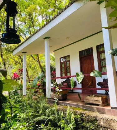 Green Leaf Holiday Bungalow