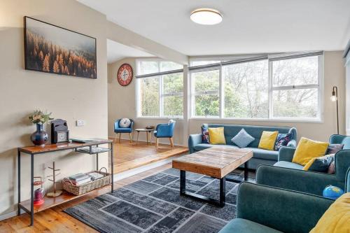 Green Leaf Retreat - PETS ALLOWED - FREE PARKING - FAMILY FRIENDLY - CLOSE TO KATOOMBA AND ALL MOUNTAIN ATTRACTIONS!