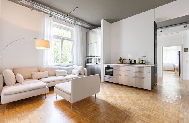 Green Residence Boutique Loft & Park + parking lot