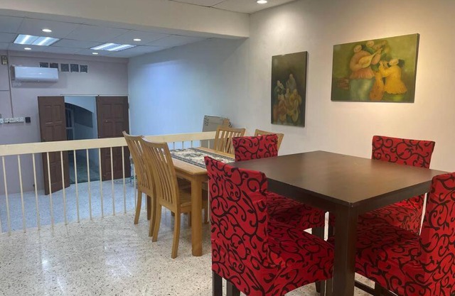 Greenlane 4-bedroom landed home (12 pax)