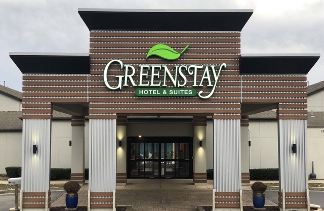 Greenstay Inn & Suites CourtView