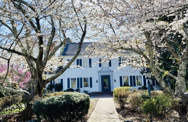 Greenway Manor Updated 6BR Historic Luxury Close to HPU and Furniture Market