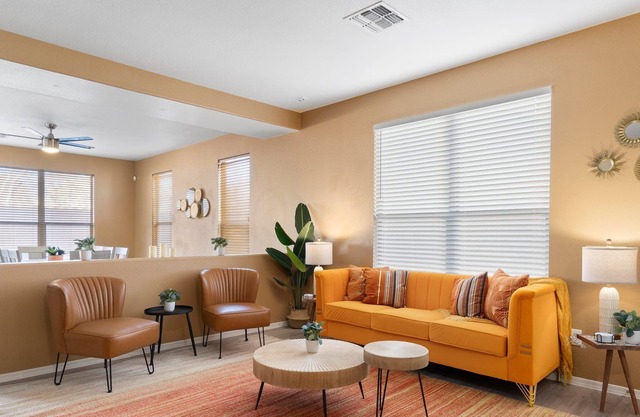 Grill-Putt Putt-Fire Pit-Pool Table-Foosball-Cornhole-King Bed-Near Stadium