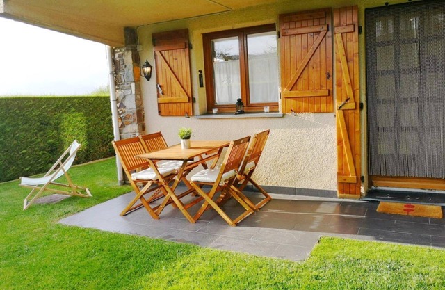 Ground Floor 1 room Pool, Fireplace & Private Garden