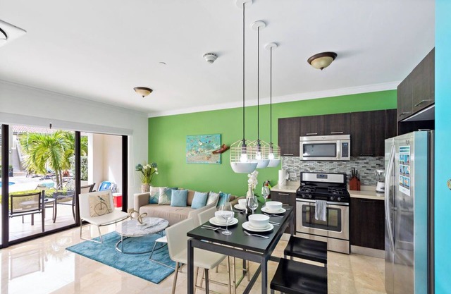 Ground Floor 1BR Condo w/Pool & Resort Amenities