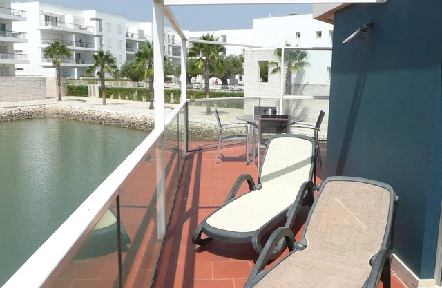 Ground floor apartment, personal Wifi, 4 pool passes & UK TV available