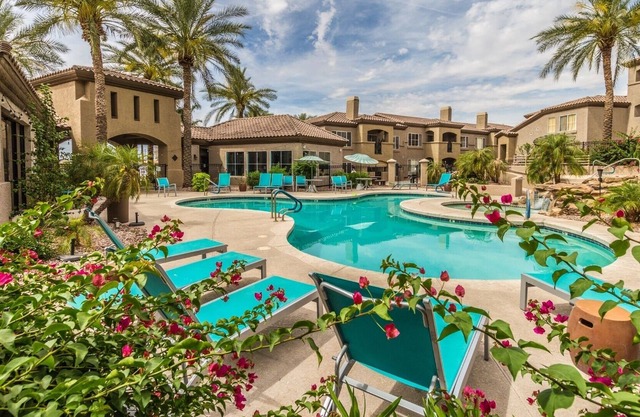 Ground Floor Condo In The Foothills+ Putting green+Desert views+near pool