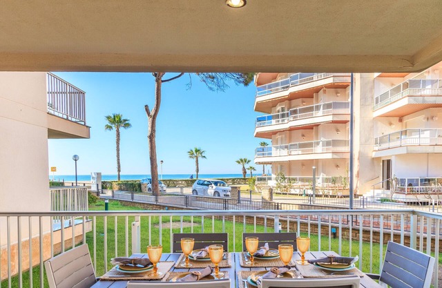 Ground floor flat on the beachfront in Cambrils - 247 UHC DMS V