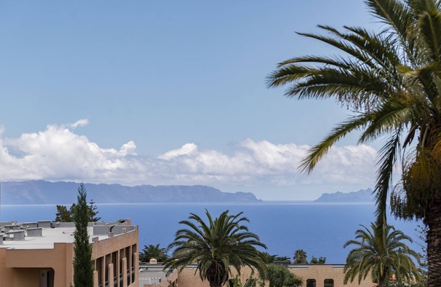 Ground Floor House in Garajau, Terrace Vila