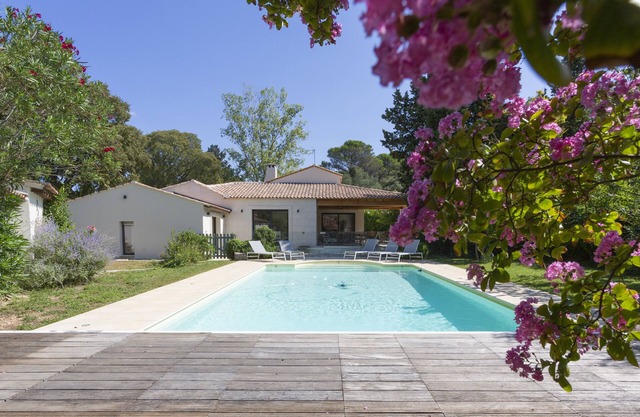 Ground floor of the house 5 minutes from the city centre