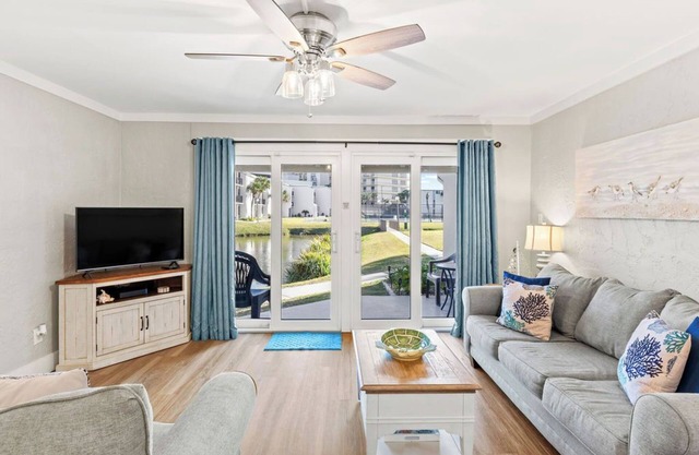 Ground floor, park at your front door. Sleeps 6
