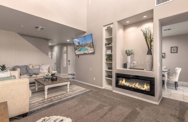 Group Luxury Retreat ~ 4 Neighboring Homes, 21 Beds, Pool & Golf Community