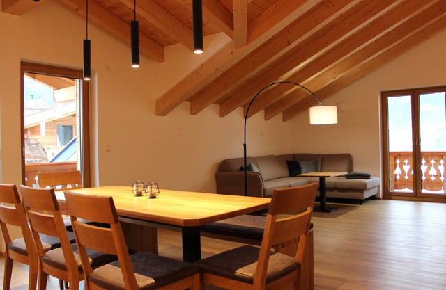 Grünstein vacation apartment, 105 m², 3 separate bedrooms, barrier-free bathroom with shower and bathtub, living/dining room, balcony