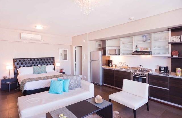 Guapo large studio with views