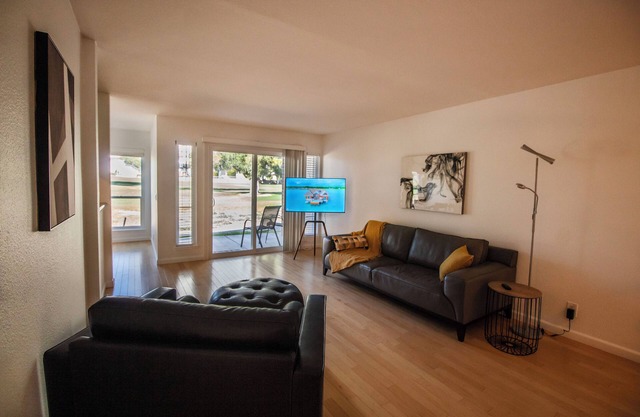 Guard Gated Golf Course 1mi to Vegas Strip Best Kept Secret Quiet Secure 9