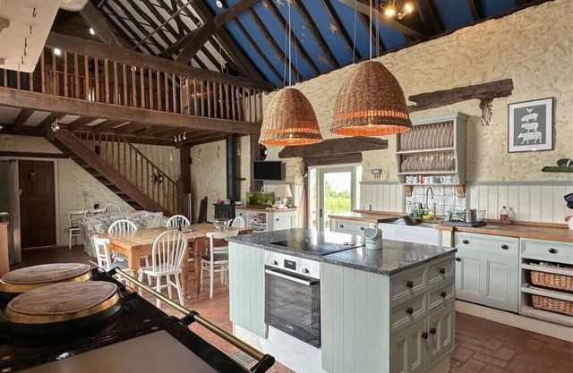Guest Homes | Upper House