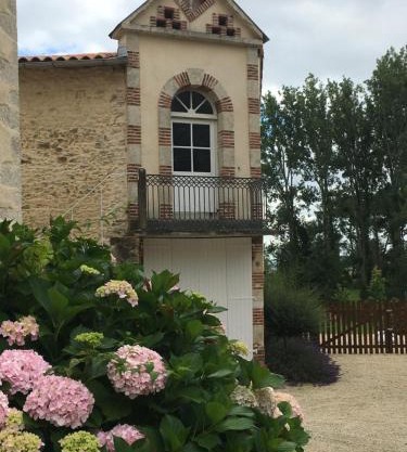 Guest house domaine de la Denerie with pool