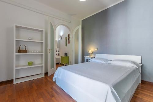 GuestHost - Bright Flat Sant Orsola & Villa Laura