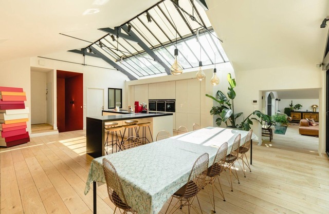 GuestReady - Sunny with terrace and garden in 16th