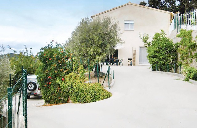 Guests of this apartment on the ground floor of a villa have next to two terraces.
