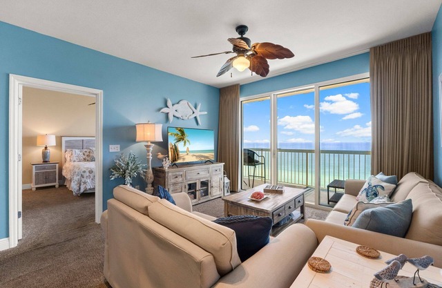 GULF FRONT @ CELADON BEACH~GULF FRONT Bedroom! ~FREE Beach Service! ~ Quiet West End~ Fall Specials