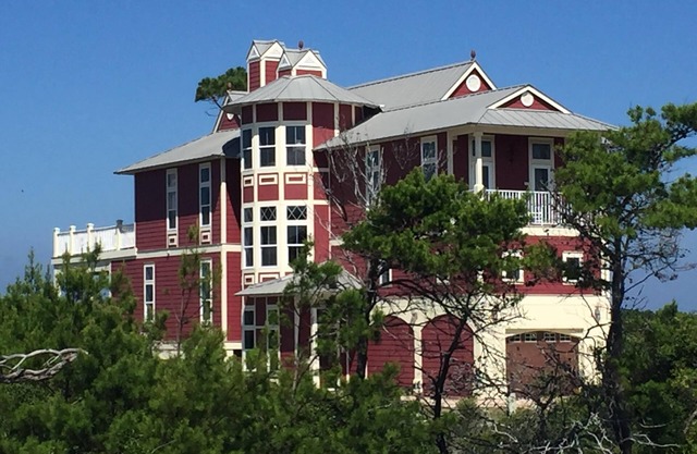 Gulf Front- Community Pool, Private Boardwalk, Elevator, Decks Galore, Pets OK