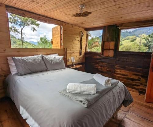 Habitación Colibrí, Pijao, Finca Flora del Río