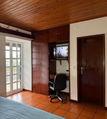 Habitación con estacionamiento