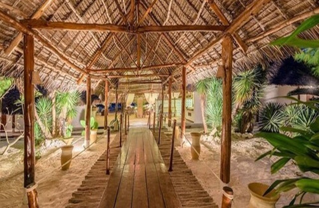 Hakuna Majiwe Beach Lodge