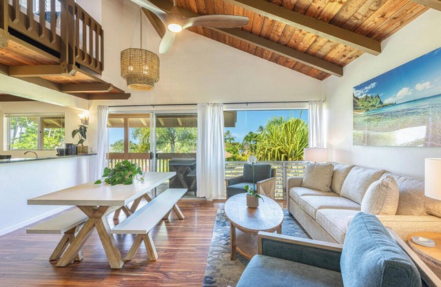 Hale Ho’omaka by Gather: 2BR Condo w/Lanai, Pool & Ocean Views