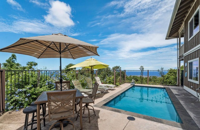 HALE LIO KAI: GORGEOUS HOME WITH POOL, HOT TUB & STUNNING OCEAN/SUNSET VIEWS