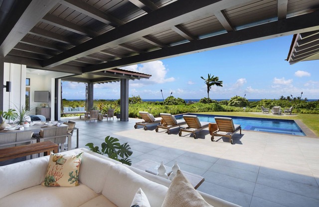 Hale Pomaika'i Mau: Luxury Home w/Ocean View, Outdoor Shower, Pool, Hot Tub & AC