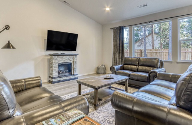 Half-Acre Family-Friendly Hideaway with Private Hot Tub, Yard, Fireplace & WiFi
