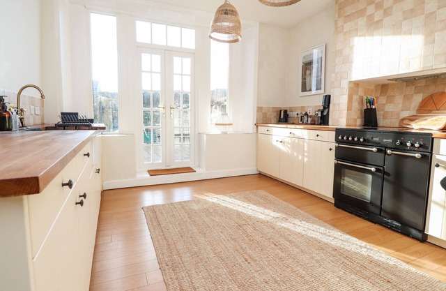 HALL GOWAN, family friendly, character holiday cottage in Carnforth