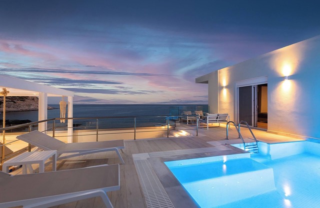 Hamilton Sea Front Villa