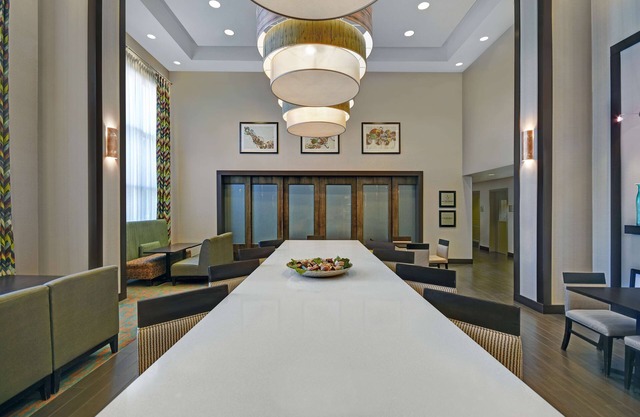 Hampton Inn & Suites Robbinsville